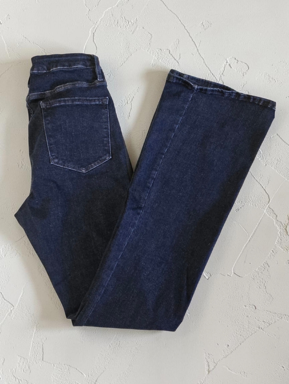 Frame Le One Flare Jeans in Keller Size 2 - 34" Inseam Long Dark Wash - Picture 9 of 12